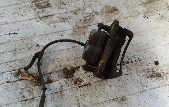 Chevrolet Captiva Front brake caliper NOCODE