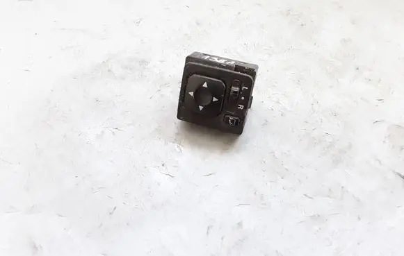 Mitsubishi Pajero Wing mirror switch 183569