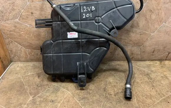 BMW 7 F01 F02 F03 F04 Coolant expansion tank/reservoir 8604752