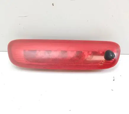 Hyundai Santa Fe Third/center stoplight 927502B000