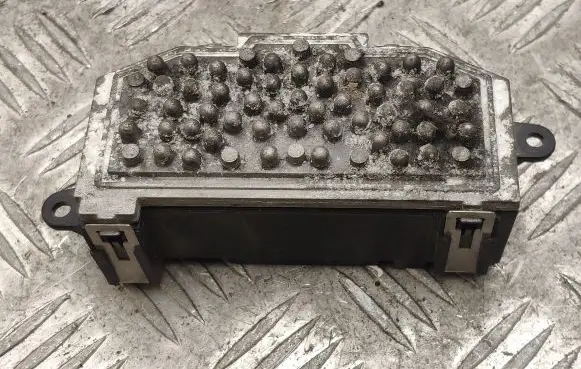 Audi A4 S4 B8 8K Heater blower motor/fan resistor 8K0820521