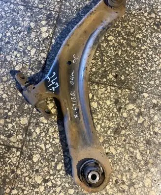 Nissan X-Trail T30 Front lower control arm/wishbone