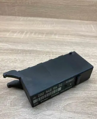 Mercedes-Benz C W202 Light module LCM 2025420432 350065