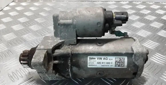 Volkswagen PASSAT B8 Starter motor 02E911022C