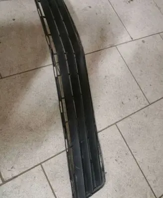 Mercedes-Benz C W204 Front bumper lower grill 7612