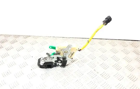 KIA Sorento Rear door lock 070417 A045777