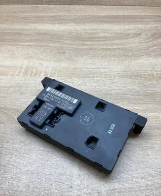 Mercedes-Benz C W203 Door control unit/module 2038201285