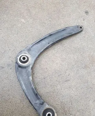 Peugeot 3008 I Front control arm 833547