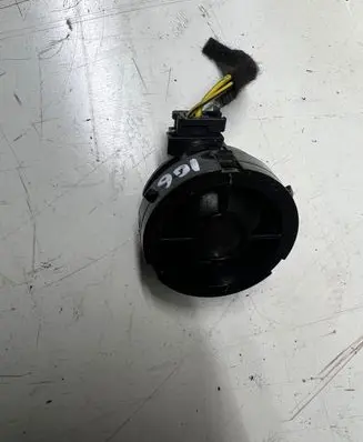 Front door high frequency speaker