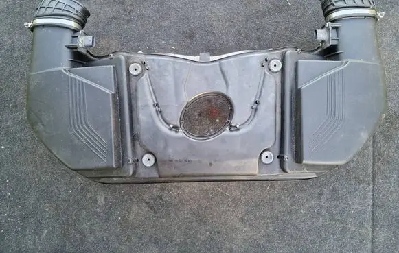 BMW 5 G30 G31 G38 Air filter box 8622618 72335661 51750610