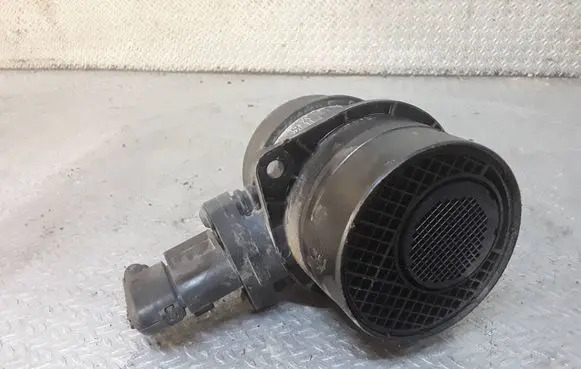 Volkswagen PASSAT B6 Mass air flow meter 074906461B 0281002461