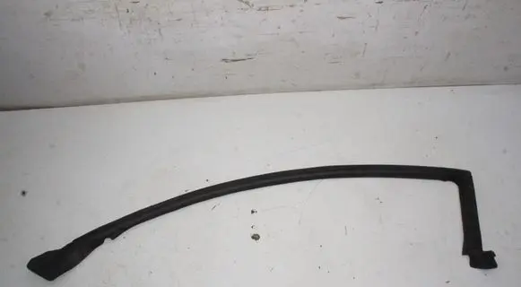 Lexus RC Rubber seal front coupe door 
