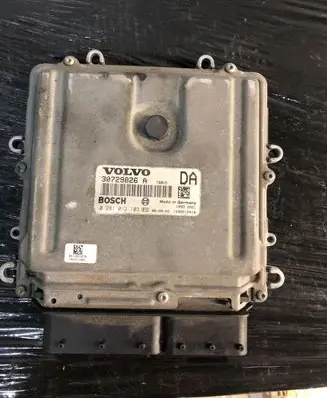 Volvo S60 Engine control unit/module 30729826 0281012103