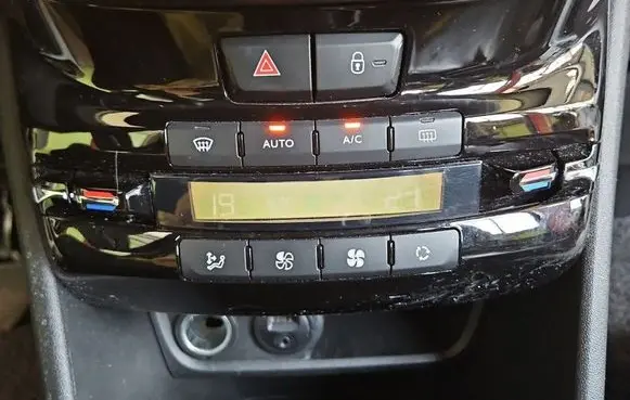 Peugeot 2008 I Climate control/heater control trim 98195706XU IMPRK1596194