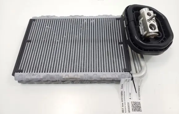 Mercedes-Benz E C207 W207 Air conditioning (A/C) radiator (interior) A2048300258
