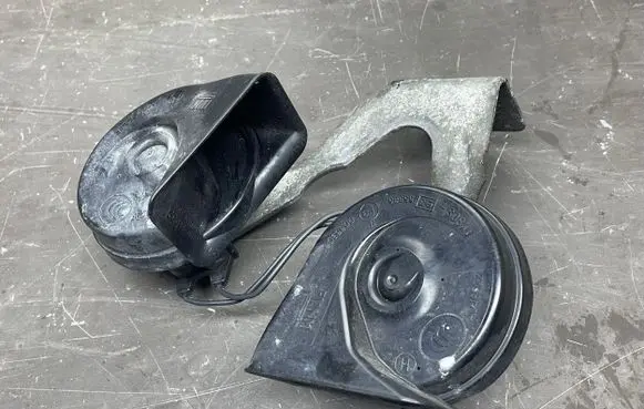 Opel Insignia A Horn signal 20857424