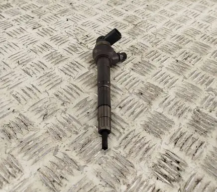 Audi A4 S4 B8 8K Fuel injector 03L130277J
