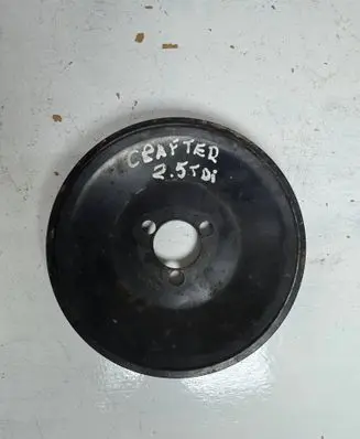 Volkswagen Crafter Power steering pump pulley 074121031