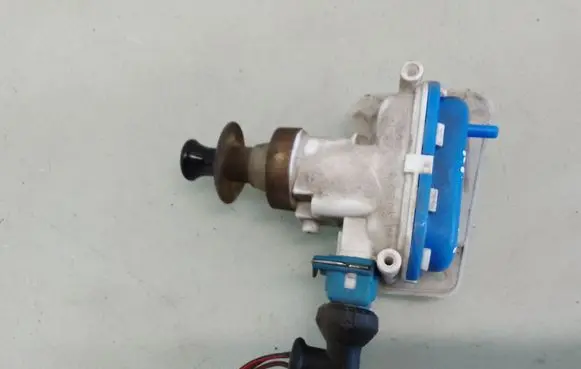 Audi 80 90 S2 B4 Central locking motor 8A0862153