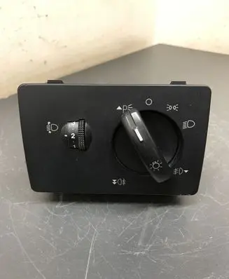 Ford Focus Light switch 04059765