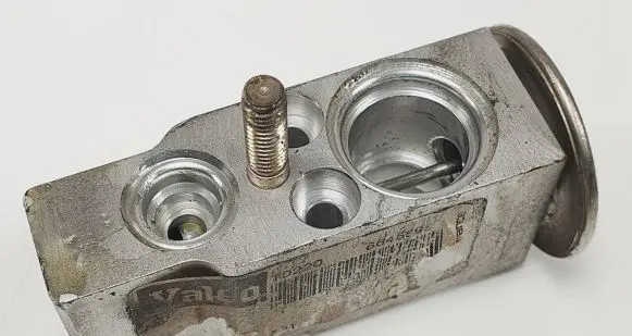 Mercedes-Benz A W168 Air conditioning (A/C) expansion valve A1688300284