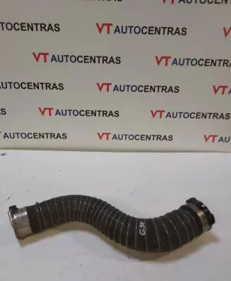 BMW 5 G30 G31 Intercooler hose/pipe 8572858