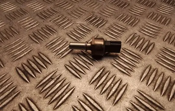 Nissan Qashqai Fuel pressure sensor 166398000R