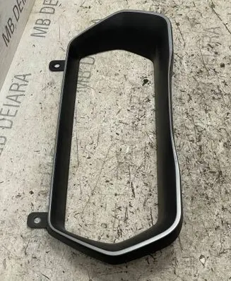Tesla Model S Radio/GPS head unit trim 103304100C 102015