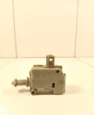 Fuel tank cap lock motor