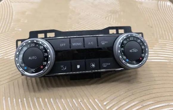 Mercedes-Benz GLK (X204) Climate control unit A2049000707 SW370904