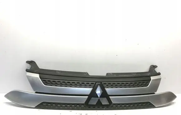 Mitsubishi Outlander Front bumper upper radiator grill 7450B304