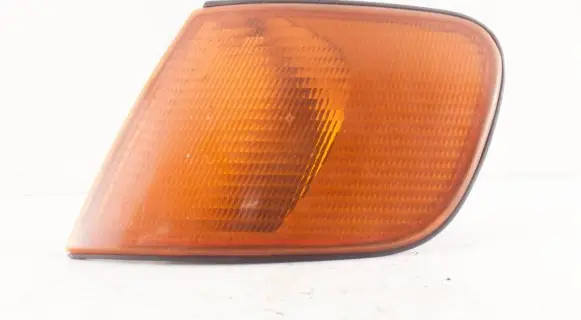 Audi 100 S4 C4 Front indicator light 137983 L16P
