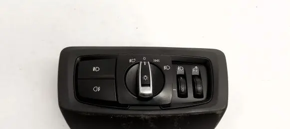 BMW 2 F46 Light switch 6824890