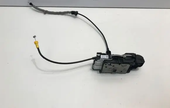 Volvo XC40 Front door lock 31462456