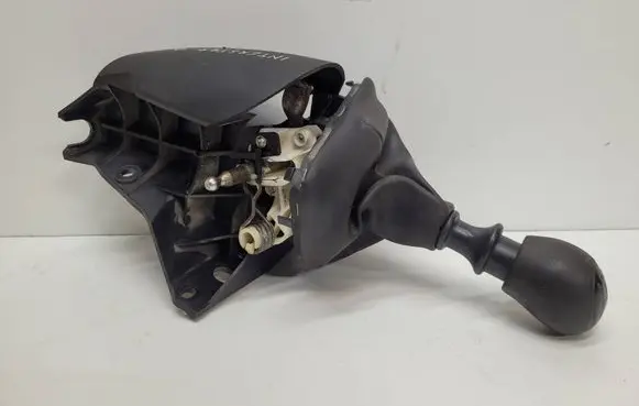 Nissan Interstar Gear shifter/selector 8200744935