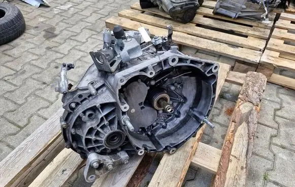 Fiat 500L Manual 6 speed gearbox C63563520