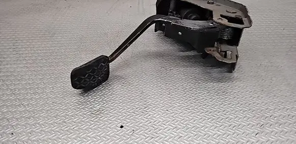 Ford Fiesta Clutch pedal 