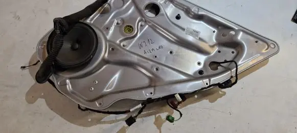 Mercedes-Benz E W212 Rear door window regulator with motor A2125407205