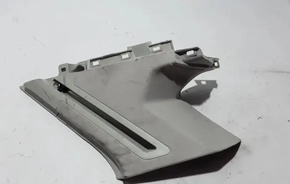Volkswagen Touareg III Tailgate/trunk side cover trim 760867246