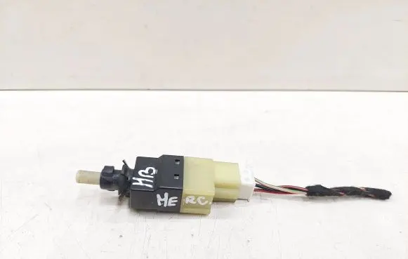 Mercedes-Benz B W245 Brake pedal sensor switch A0015454409