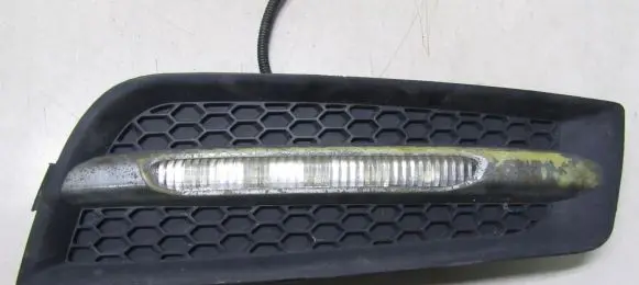 Chevrolet Cruze Front fog light trim/grill