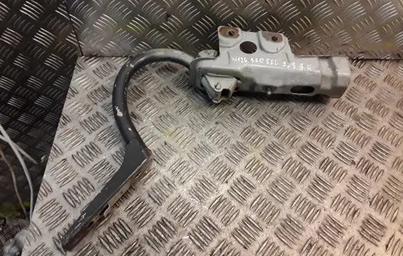 Mercedes-Benz S W126 Tailgate/trunk/boot hinge