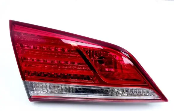Hyundai i40 Tailgate rear/tail lights 924033Z300