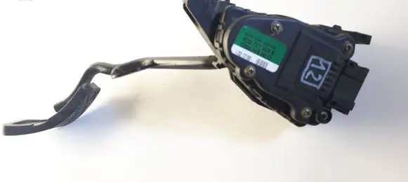 Volkswagen PASSAT B5 Accelerator throttle pedal 8D2721523B 6PV00802609