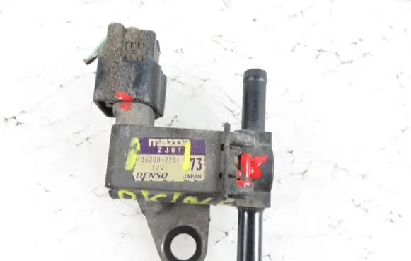 Mazda 3 I Valve vacuum 1362002731