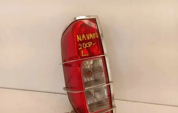 Nissan Navara D40 Rear/tail lights