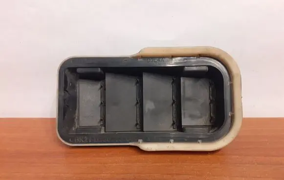 Ford Transit Custom Quarter panel pressure vent 10096 BK21B280B63CA