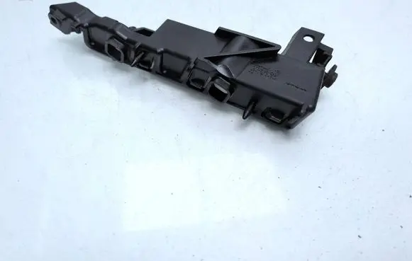Audi A6 C7 Front bumper mounting bracket 4G0807284