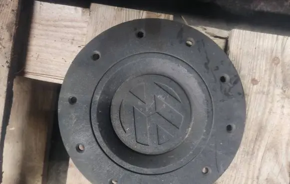 Volkswagen Transporter - Caravelle T5 Original wheel cap 7H0601151C