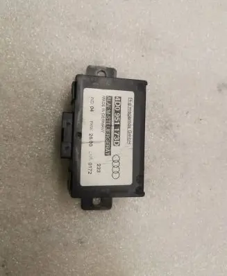 Audi A8 S8 D2 4D Alarm control unit/module 4D0951173D